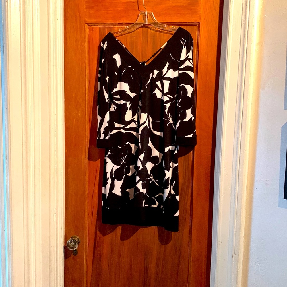 White House Black Market black and while floral mini dress, size M